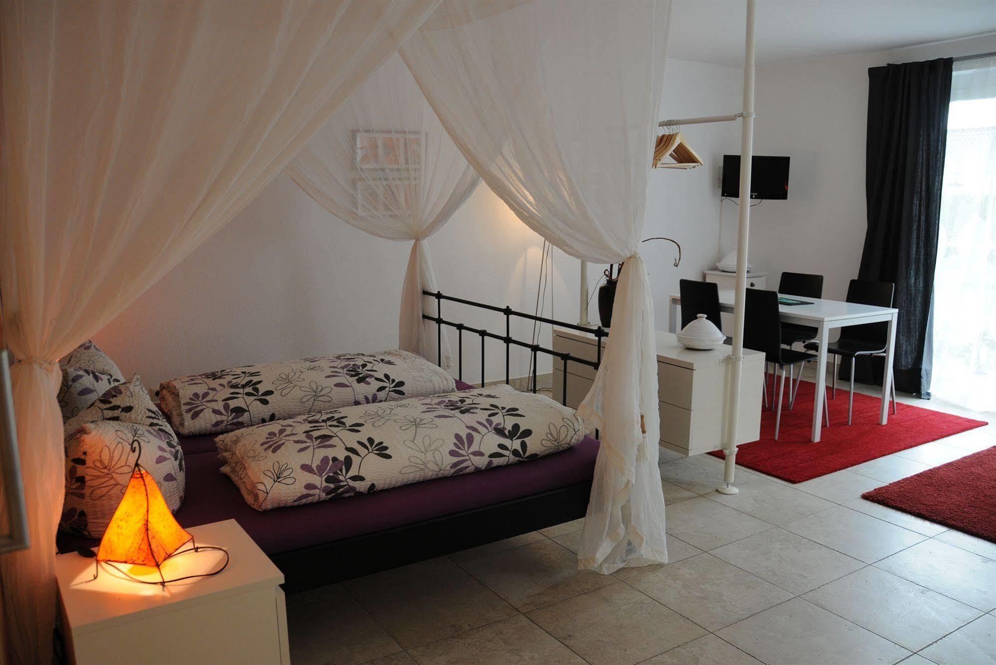 Hacienda Rooms Friedrichshafen Exterior photo
